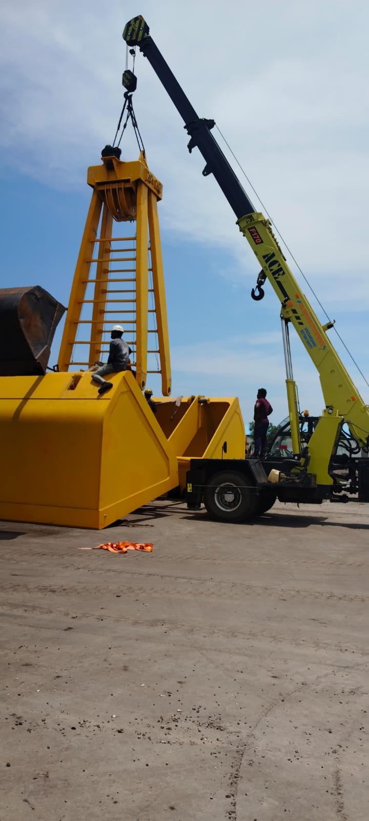 Grab erection and commissioning